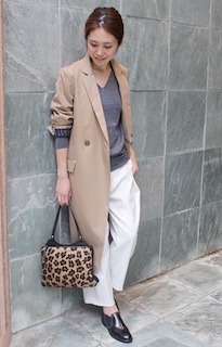 チェスターコート ベージュ のレディースのコーデ 人気のコートを紹介 レディースコーデコレクション