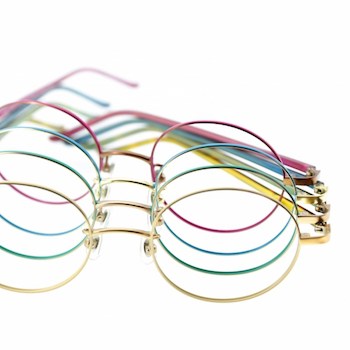 丸メガネの選び方5　フレームカラー