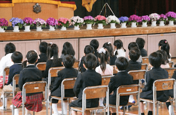 入学式のママコーデ35選 服装の選び方や人気のスーツを紹介 レディースコーデコレクション