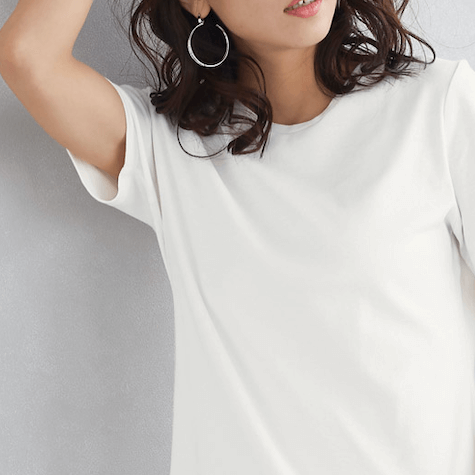 無地tシャツでおすすめは レディースのおしゃれな着こなし方も紹介 レディースコーデコレクション