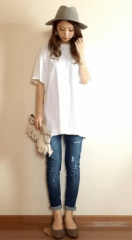 無地tシャツでおすすめは レディースのおしゃれな着こなし方も紹介 レディースコーデコレクション