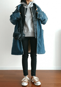 グレーパーカーのレディースコーデ31選 カジュアルすぎない大人の着こなし方とは レディースコーデコレクション