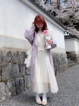 チュールスカート 白 のコーデ 人気の白チュールスカートを紹介 レディースコーデコレクション