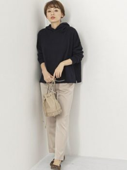 パーカー ネイビー のレディースコーデ 人気のネイビーパーカーを紹介 レディースコーデコレクション