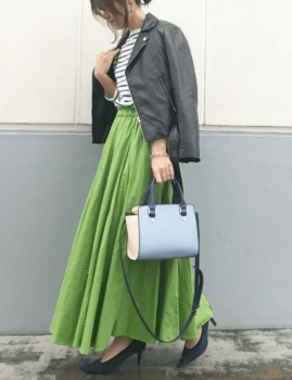 フレアスカート 緑 のコーデ 人気の緑フレアスカートを紹介 レディースコーデコレクション
