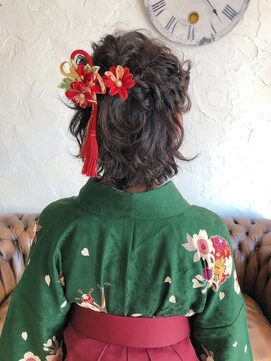 卒業式で袴に合うレディースのショート ボブの髪型 ヘアアレンジも紹介 レディースコーデコレクション