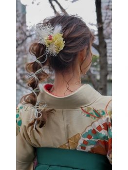 卒業式で袴に合うレディースのロングの髪型 ヘアアレンジも紹介 レディースコーデコレクション