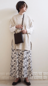 ニットベストの春のコーデ レディースにおすすめのブランドのニットベストを紹介 レディースコーデコレクション