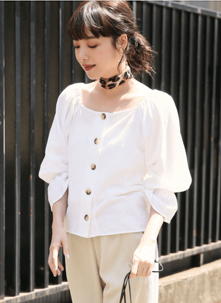 ブラウスで人気のブランドは レディースにおすすめのブランドのブラウスも紹介 レディースコーデコレクション