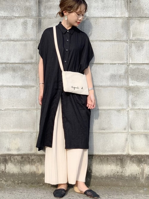 サコッシュのレディースコーデ 人気ブランドのおすすめのサコッシュも紹介 レディースコーデコレクション