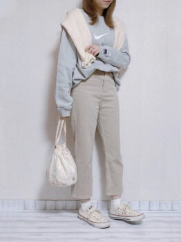 アンクルパンツのレディースのコーデ 人気でおしゃれなアンクルパンツを紹介 レディースコーデコレクション