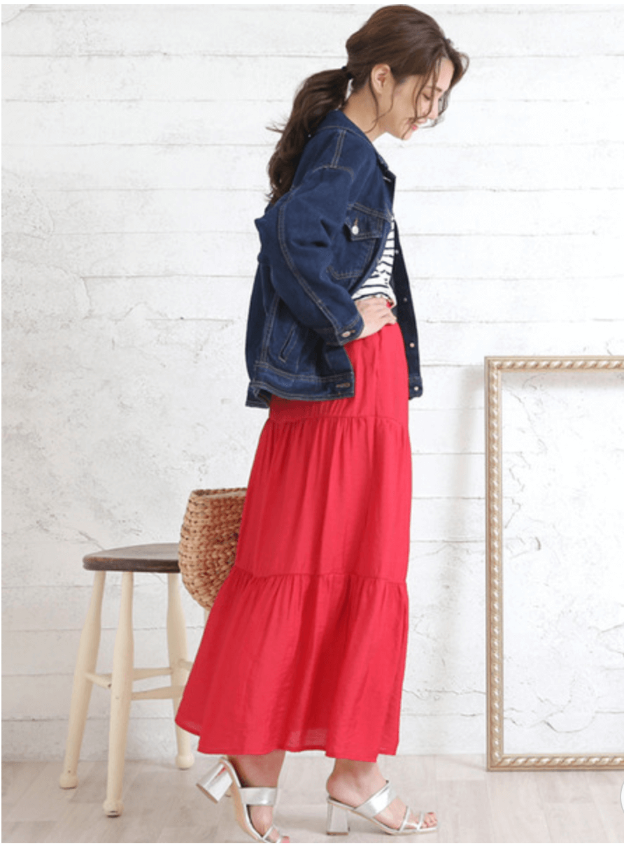 ロング マキシ丈のスカート 赤 のコーデ 人気の赤のロング マキシスカートを紹介 レディースコーデコレクション