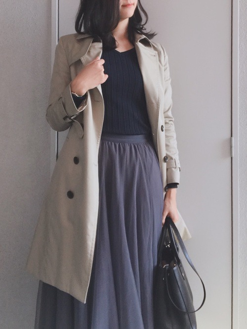 グレーのチュールスカートのコーデ術 甘さ控えめな大人の着こなし方とは レディースコーデコレクション