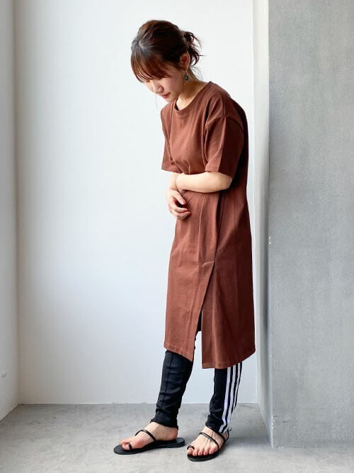 トラックパンツのレディースコーデ 春夏編 人気ブランドでおすすめのおしゃれなトラックパンツも紹介 レディースコーデコレクション