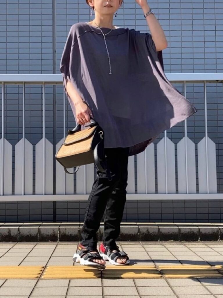 黒スキニーのコーデ 大人女子の周りと差をつける着回し術と人気の黒スキニーを紹介 レディースコーデコレクション