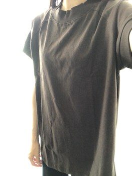 無地tシャツでおすすめは レディースのおしゃれな着こなし方も紹介 レディースコーデコレクション