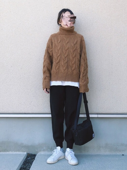 ジョガーパンツのレディースコーデ 季節別に大人女子の着こなし方を紹介 レディースコーデコレクション