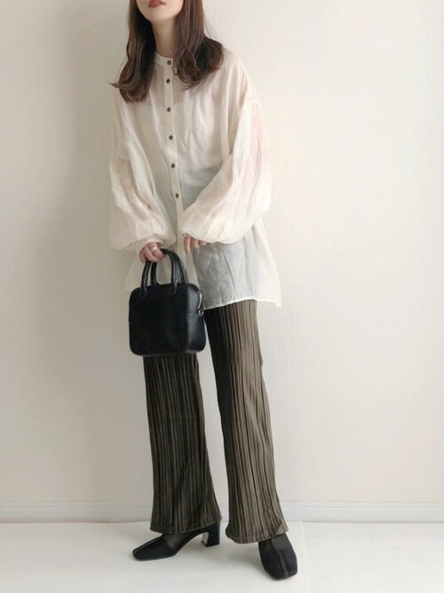 ショートブーツ 黒 のコーデ レディースに人気の黒のショートブーツを紹介 レディースコーデコレクション