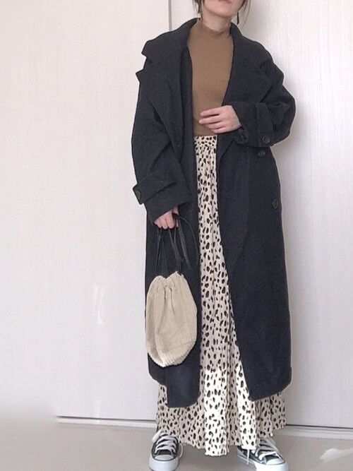 Pコート 黒 のレディースのコーデ 人気の黒のpコートを紹介 レディースコーデコレクション