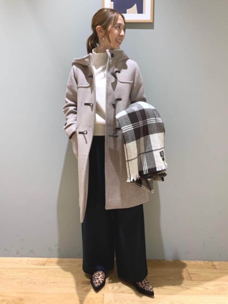 ダッフルコート ベージュ のレディースのコーデ 人気のベージュのダッフルコートを紹介 レディースコーデコレクション