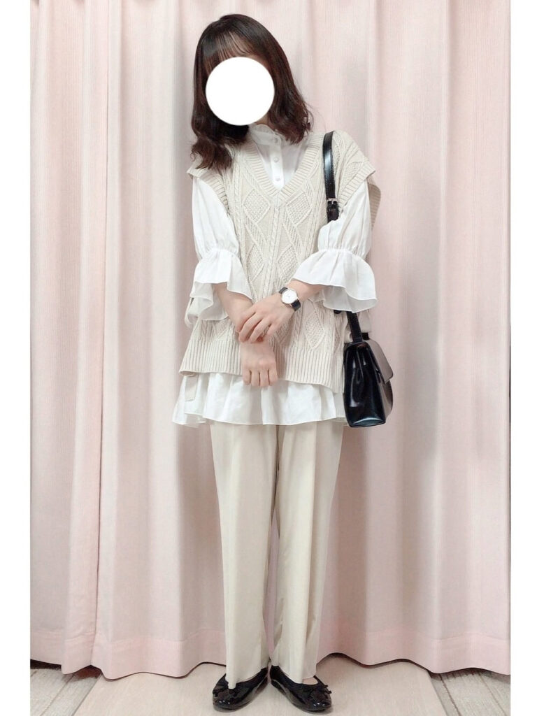白パンツのレディースの春コーデ 人気の白パンツを紹介 レディースコーデコレクション