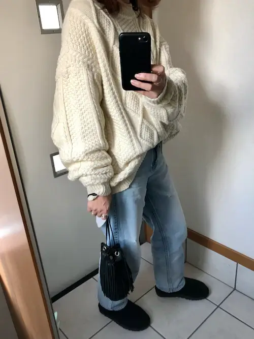 ムートンブーツ 黒 のコーデ レディースに人気の黒のムートンブーツを紹介 レディースコーデコレクション