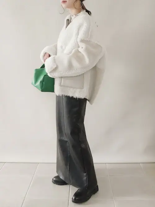 ファーコートの色別の着こなし方：白のファーコート