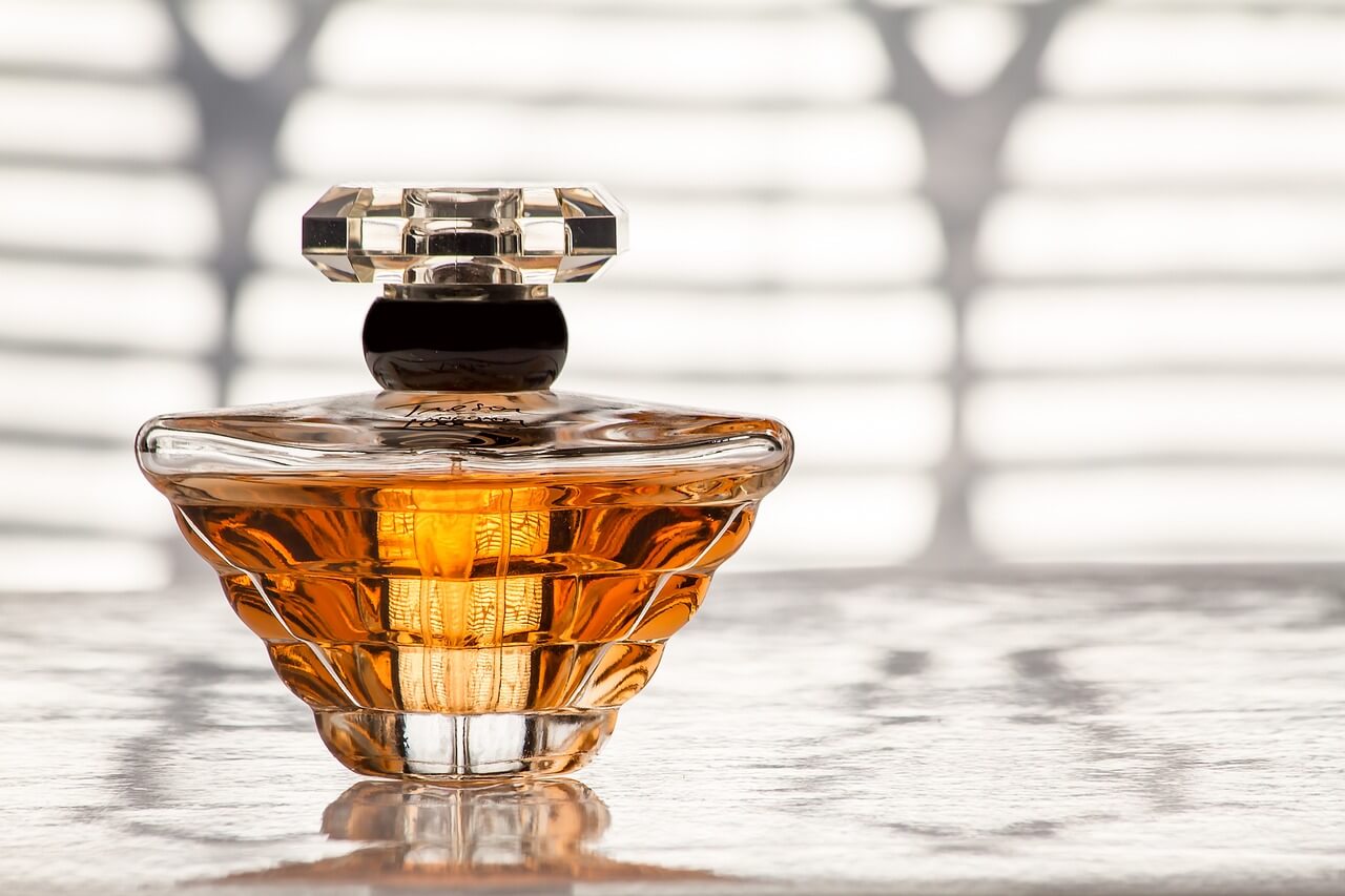 50代女性の香水の選び方：50代女性におすすめの香り