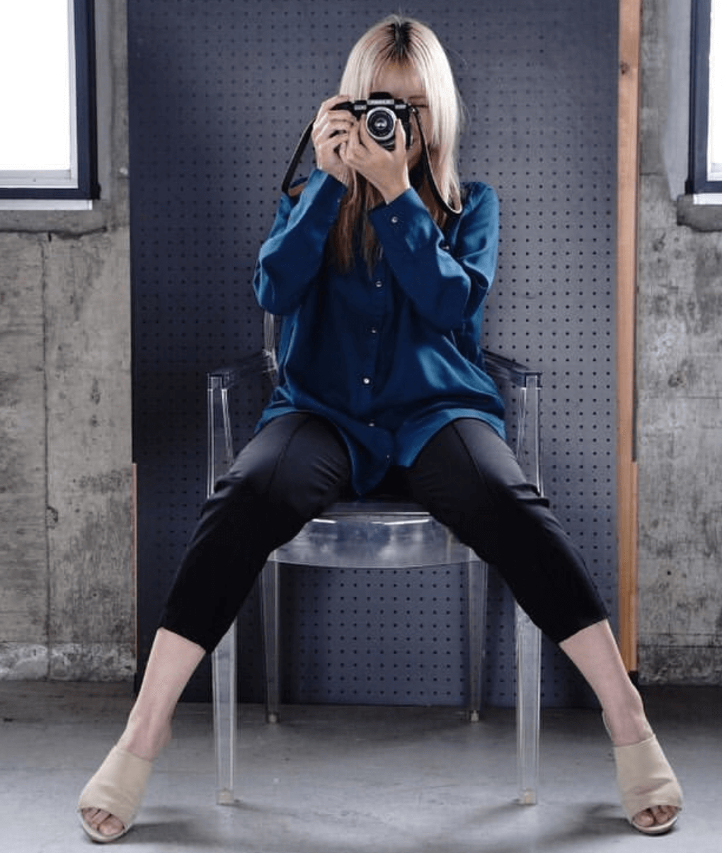 カメラ女子のファッションコーデの作り方：パンツスタイルが基本