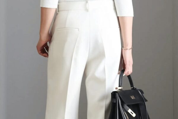白パンツのインナーの透け対策！透けない色は？パンツや下着の選び方や透けをカバーする着こなし方を紹介！